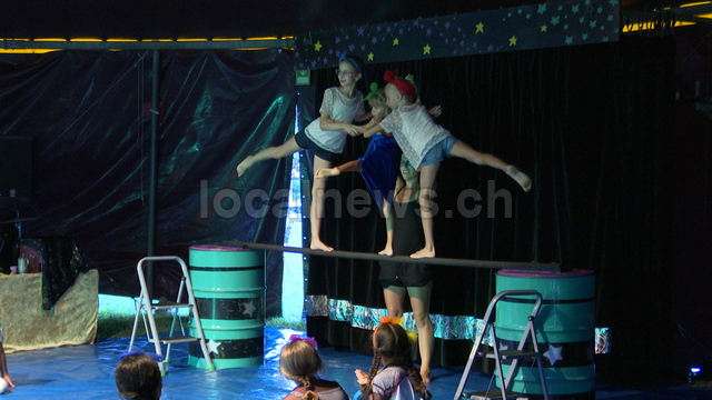 Circo lollypop%28clem%29.mxf.08 00 07 03.still004